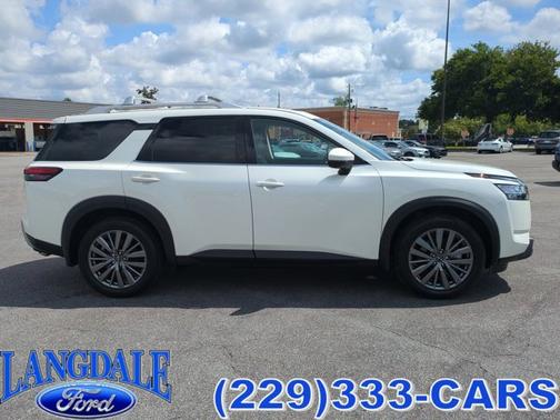 2024 Nissan Pathfinder SL