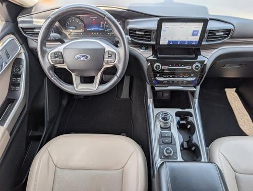 White Metallic 2021 Ford Explorer Limited