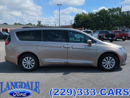 2017 Chrysler Pacifica Touring L