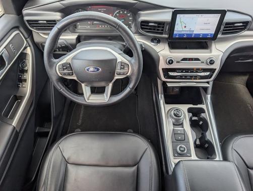 Agate Black Metallic 2023 Ford Explorer XLT