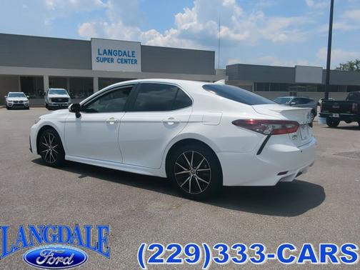 2024 Toyota Camry SE
