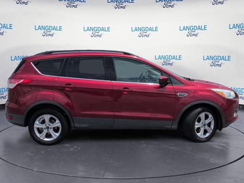 Ruby Red Metallic 2016 Ford Escape SE