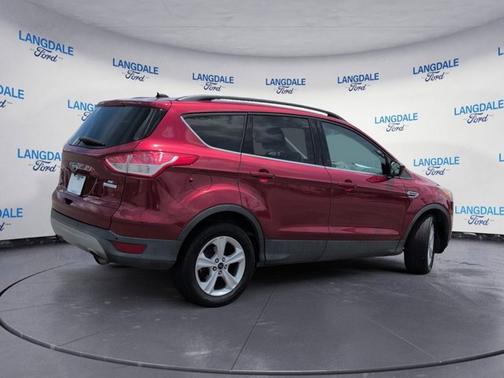 Ruby Red Metallic 2016 Ford Escape SE