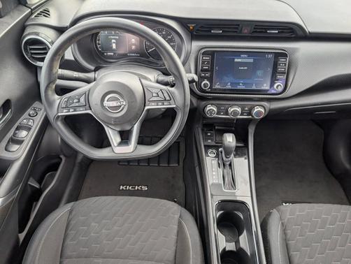 2023 Nissan Kicks SV