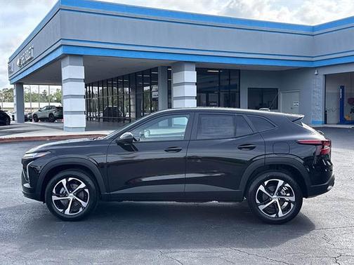 Mosaic Black Metallic 2026 Chevrolet Trax FWD 1RS