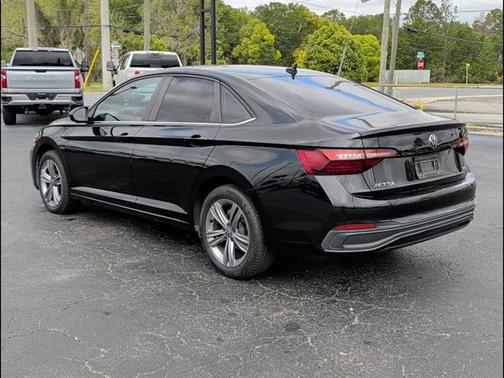 Deep Black Pearl 2022 Volkswagen Jetta 1.5T SE