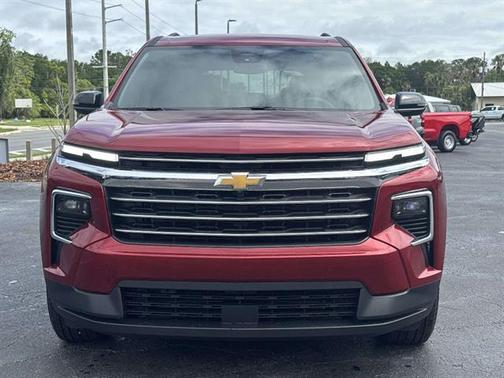 Radiant Red Tintcoat 2026 Chevrolet Traverse LT