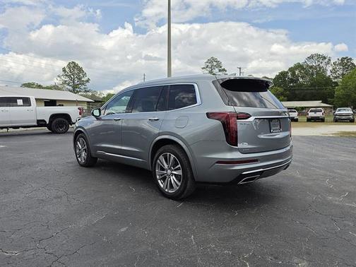 Argent Silver Metallic 2023 Cadillac XT6 Premium Luxury AWD