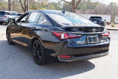 2023 Lexus ES 300h Base