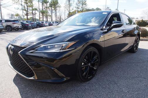2023 Lexus ES 300h Base