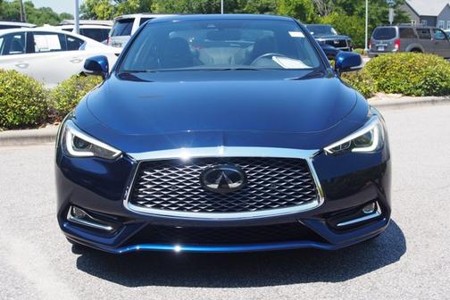 2022 INFINITI Q60 LUXE