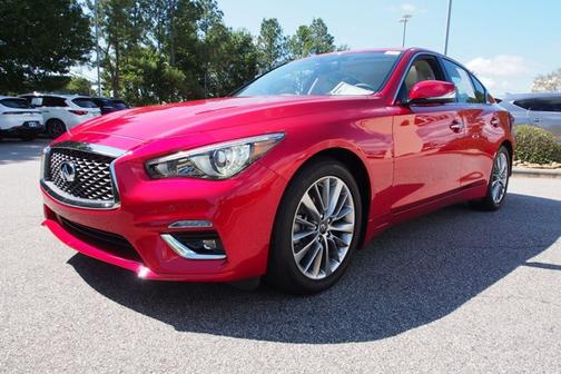 2023 INFINITI Q50 LUXE