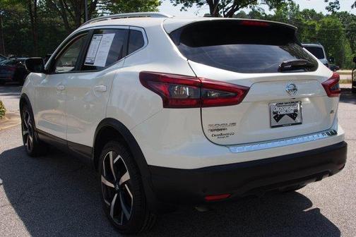 White 2022 Nissan Rogue Sport SL