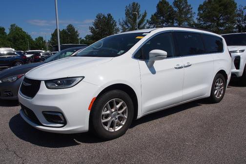 Bright White Clearcoat 2022 Chrysler Pacifica Touring-L