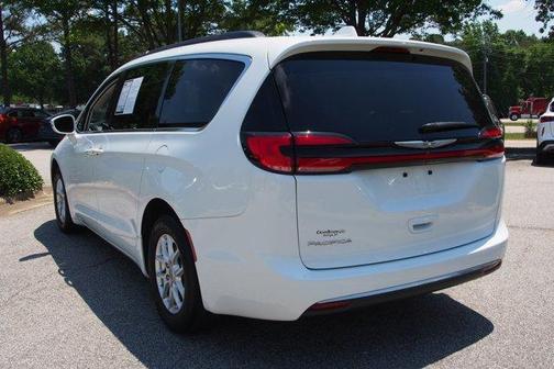 Bright White Clearcoat 2022 Chrysler Pacifica Touring-L