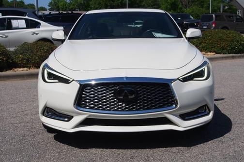 2022 INFINITI Q60 LUXE