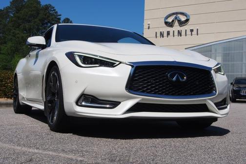 2022 INFINITI Q60 LUXE