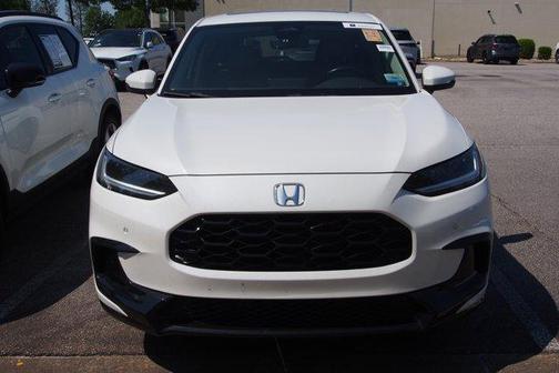 White 2023 Honda HR-V EX-L