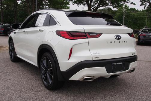Radiant White 2025 INFINITI QX55 SENSORY