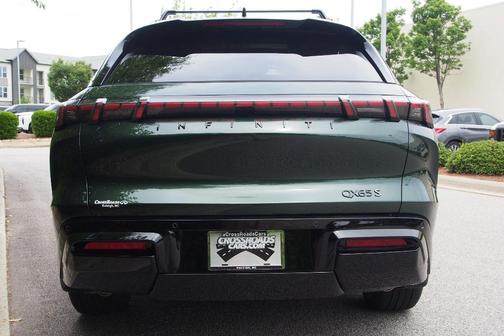 Green 2027 INFINITI QX65