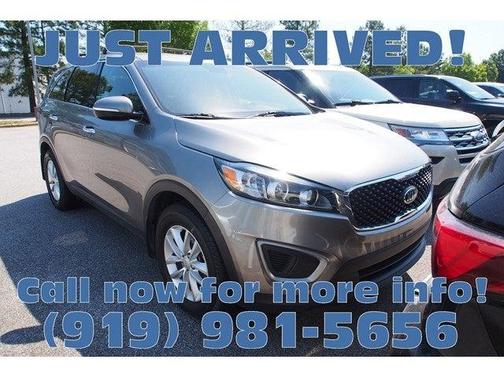 Titanium Silver 2017 Kia Sorento LX