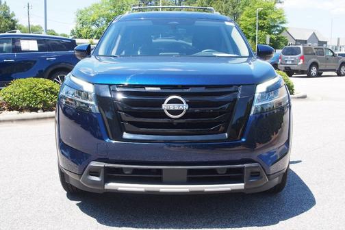 Deep Ocean Blue 2024 Nissan Pathfinder SL