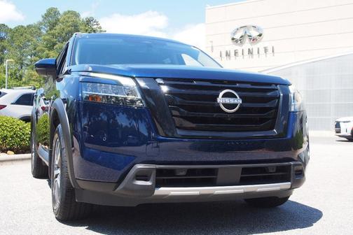Deep Ocean Blue 2024 Nissan Pathfinder SL
