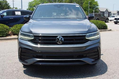 Platinum Gray Metallic 2022 Volkswagen Tiguan 2.0T SE R-Line Black