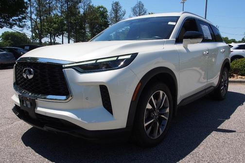 Majestic White 2023 INFINITI QX60 Luxe