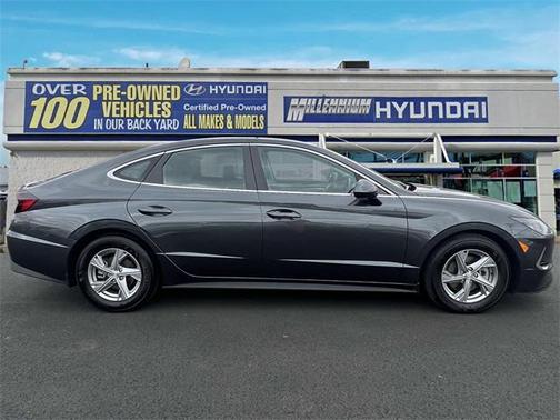 2022 Hyundai SONATA SE