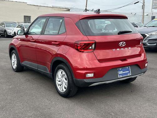 2022 Hyundai VENUE SE