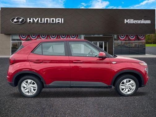 2022 Hyundai VENUE SE