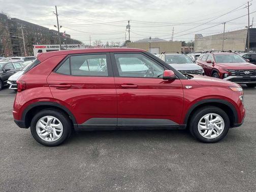 2022 Hyundai VENUE SE