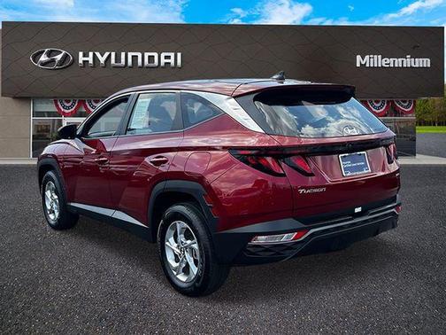 Red 2024 Hyundai TUCSON SE