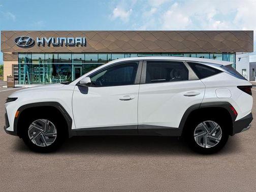 White Pearl 2026 Hyundai TUCSON Hybrid Blue SE