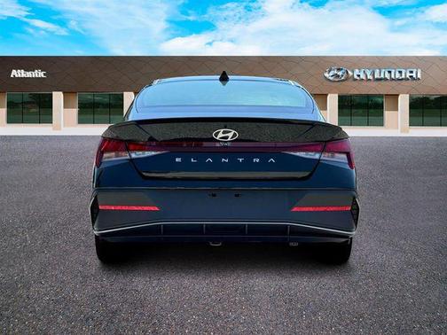 2025 Hyundai ELANTRA Sport