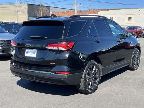 Black Metallic 2022 Chevrolet Equinox RS