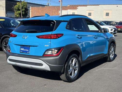 2022 Hyundai KONA SEL