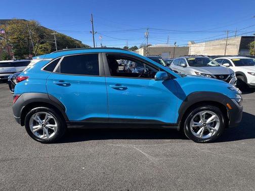 2022 Hyundai KONA SEL
