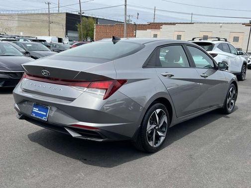 Metal 2023 Hyundai ELANTRA SEL