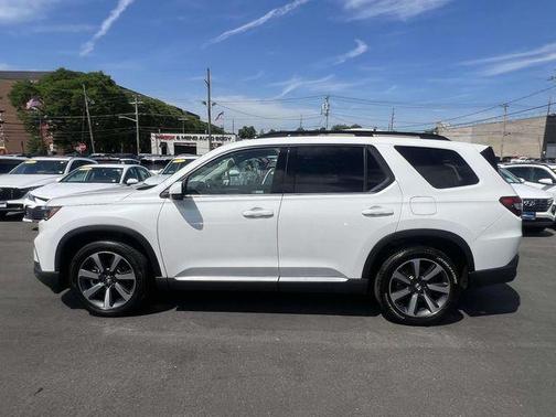 Platinum White Pearl 2023 Honda Pilot Elite