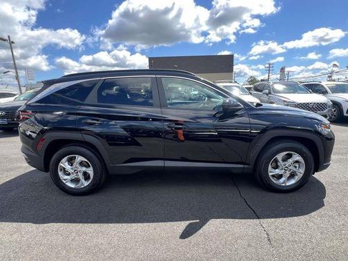 Black Pearl 2024 Hyundai TUCSON SEL