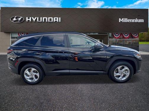 Black Pearl 2024 Hyundai TUCSON SEL