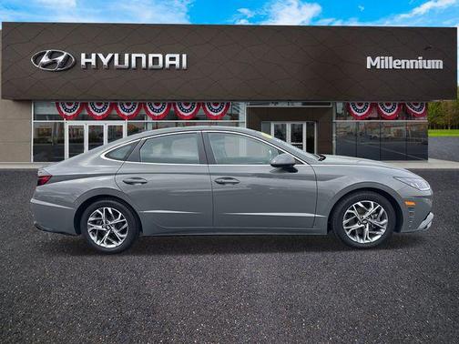 2022 Hyundai SONATA SEL