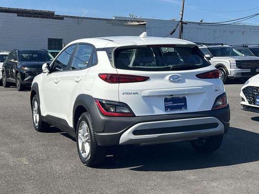 Lunar 2023 Hyundai KONA SE