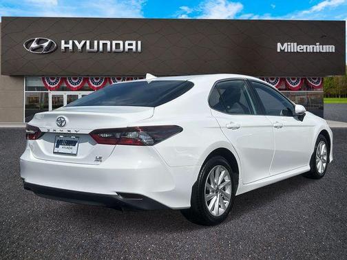 Ice 2024 Toyota Camry LE