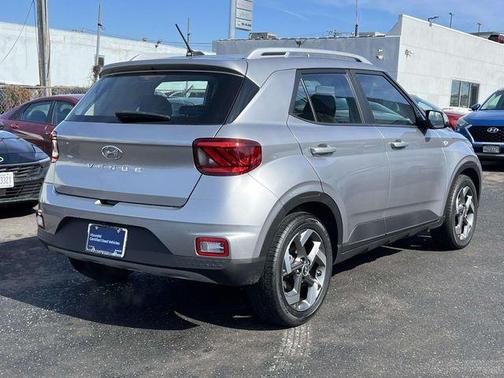 2023 Hyundai VENUE SEL