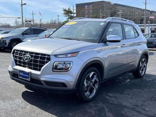 2023 Hyundai VENUE SEL