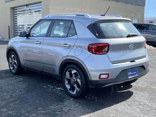 2023 Hyundai VENUE SEL