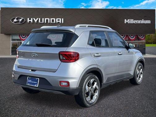 2023 Hyundai VENUE SEL